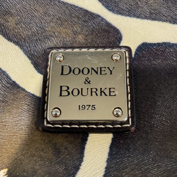 Dooney & Bourke Purse Giraffe Print - Picture 2 of 12